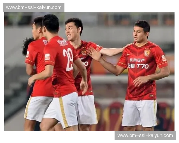 红潮撞击铁血:恒大与辽宁宏运,那段被烈火淬炼的中超黄金时代